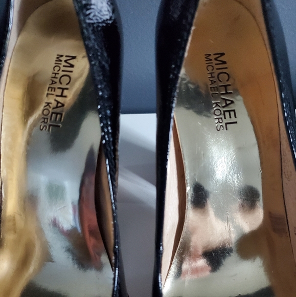 Micheal Kors shoes - Picture 5 of 7